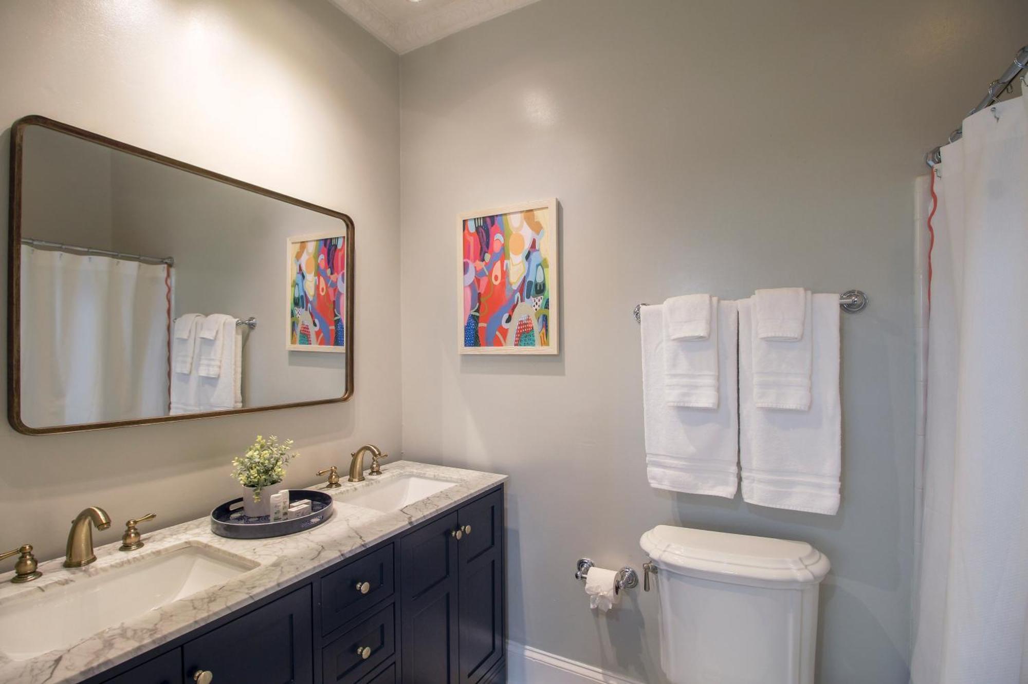 Walk To It All In Downtown, Double King Beds Savannah Exterior photo